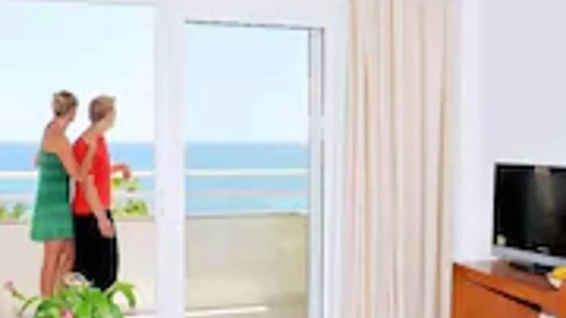 Cabot Cap De Mar Hotell Cala Bona  4*, Cala Bona (Mallorca)