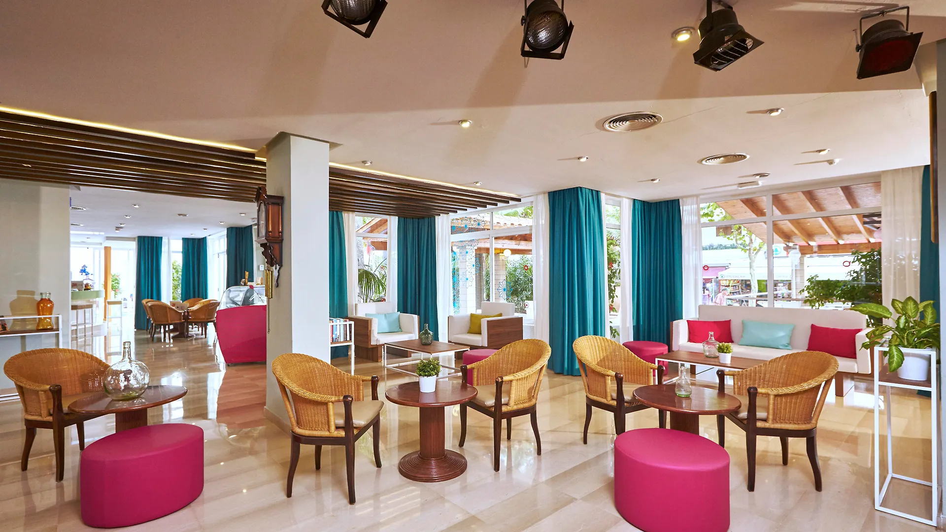 Отель Cabot Cap De Mar Кала Бона 4*,  Испания