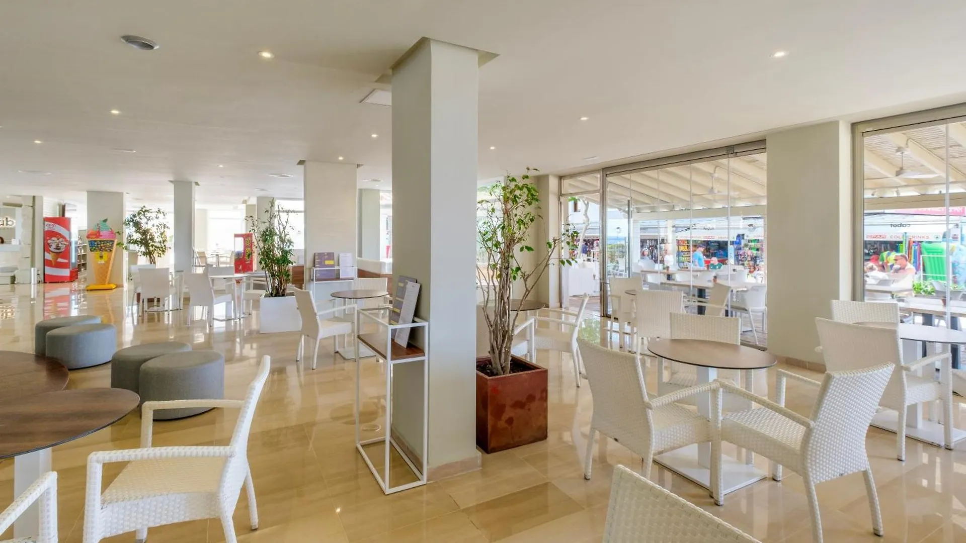 Cabot Cap De Mar Hotell Cala Bona